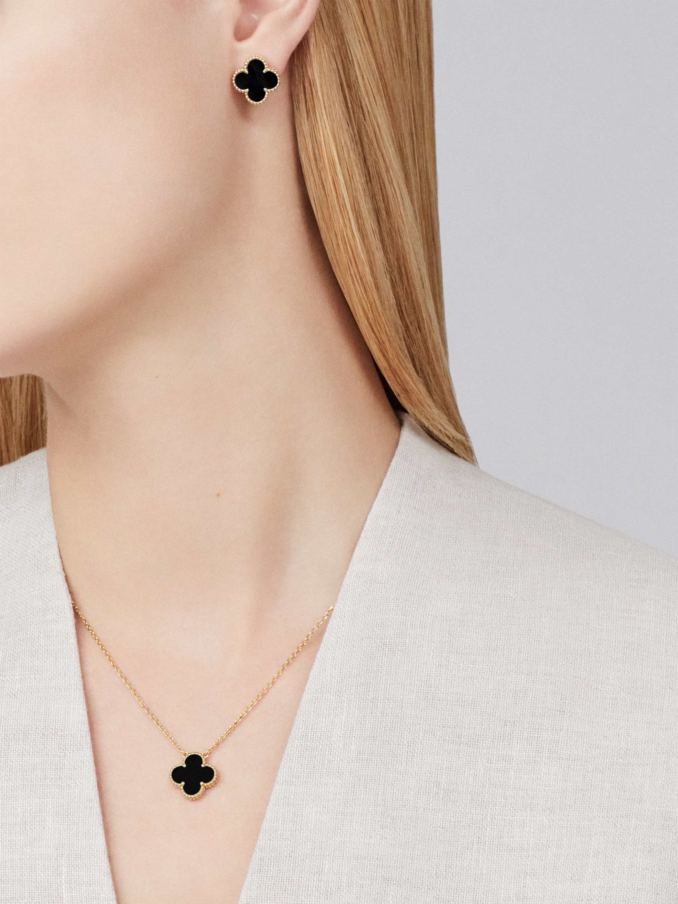 LUCKY CLOVER NECKLACE | BLACK/GOLD